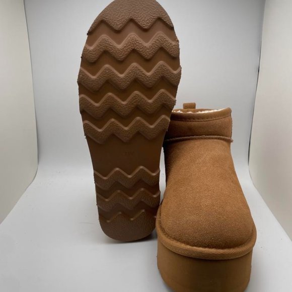 CUSHIONAIRE Women's COZY Genuine Suede pull on platform boot CHESTNUT 7.5 - Picture 5 of 6